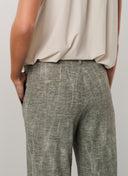 Hose | Regular-Travelqualität mit Print | Taro Dessin | Dusky Green Structure